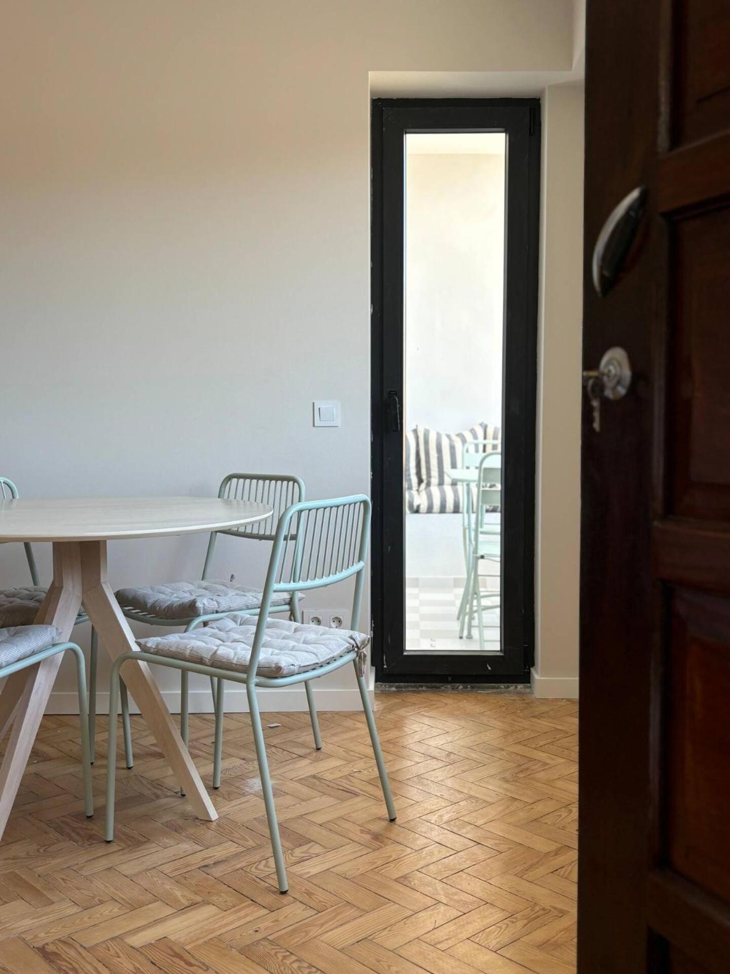 Rookiec Two Bedroom Peaceful Location Old Town Ac *