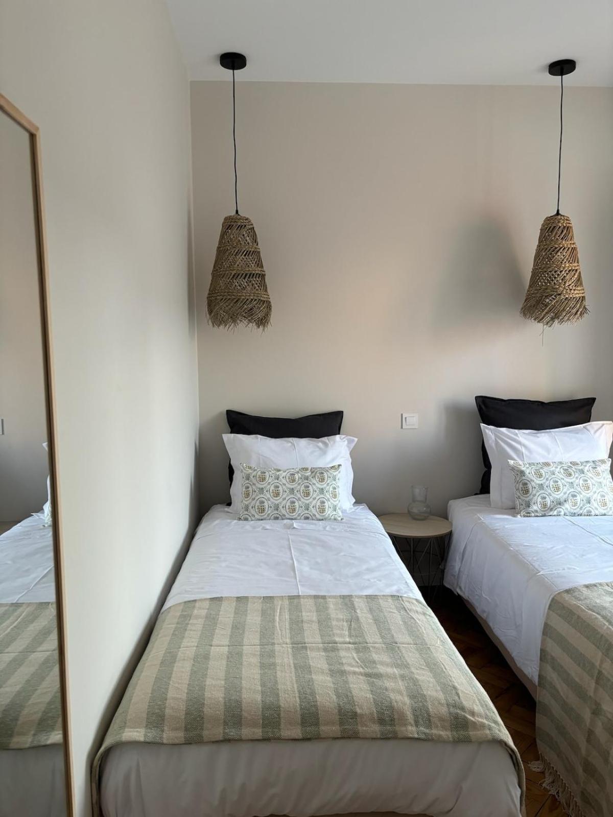 Rookiec Two Bedroom Peaceful Location Old Town Ac Apartment *
