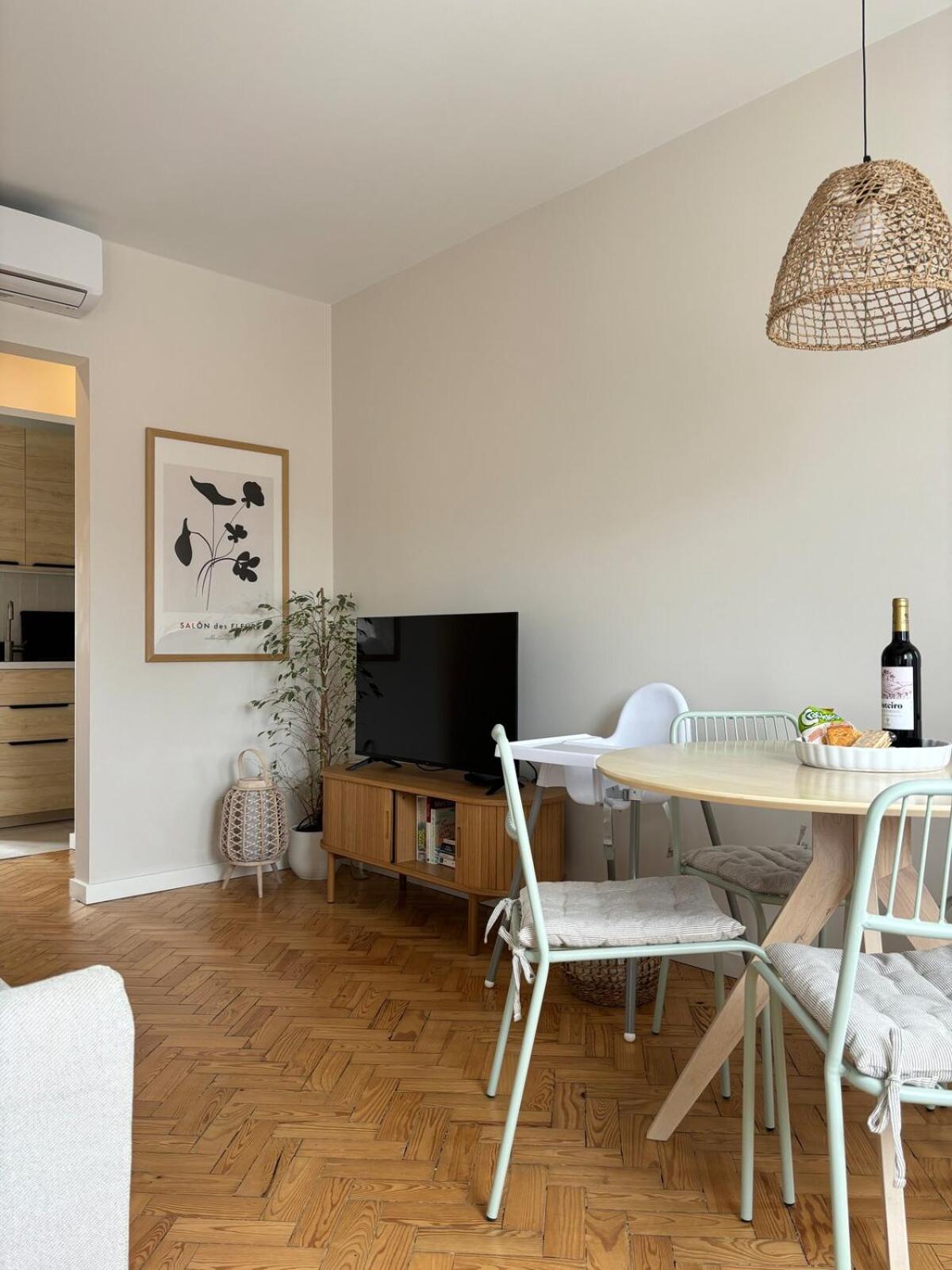 Rookiec Two Bedroom Peaceful Location Old Town Ac Apartment *